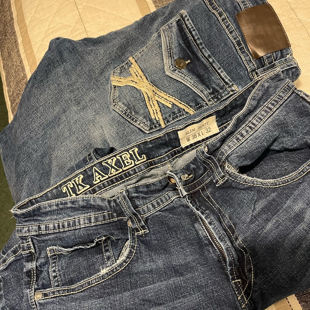 Preowned men’s slim bootcut Axel jeans good condition